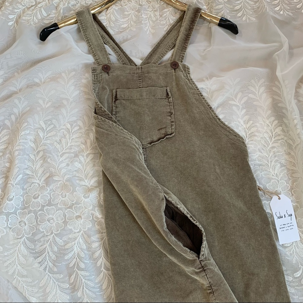 NWT Sadie & Sage Distressed Corduroy Overall Dress - Picture 4 of 10
